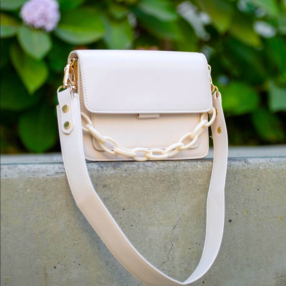 BRAND NEW Tom & Deen Small White Shoulder Bag